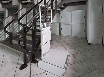 斜掛式升降平臺(tái),輪椅升降平臺(tái),無(wú)障礙升降平臺(tái)